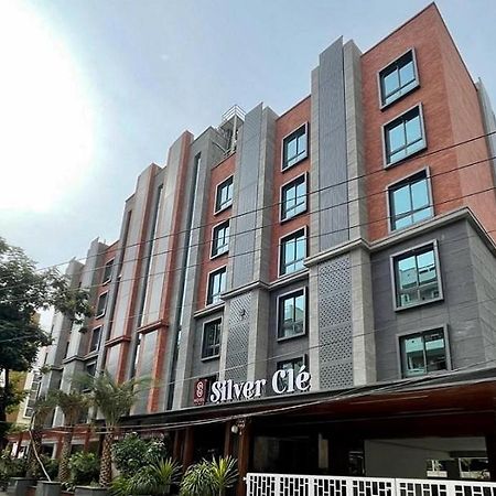 Hotel Silver Cle Hyderabad Exteriör bild