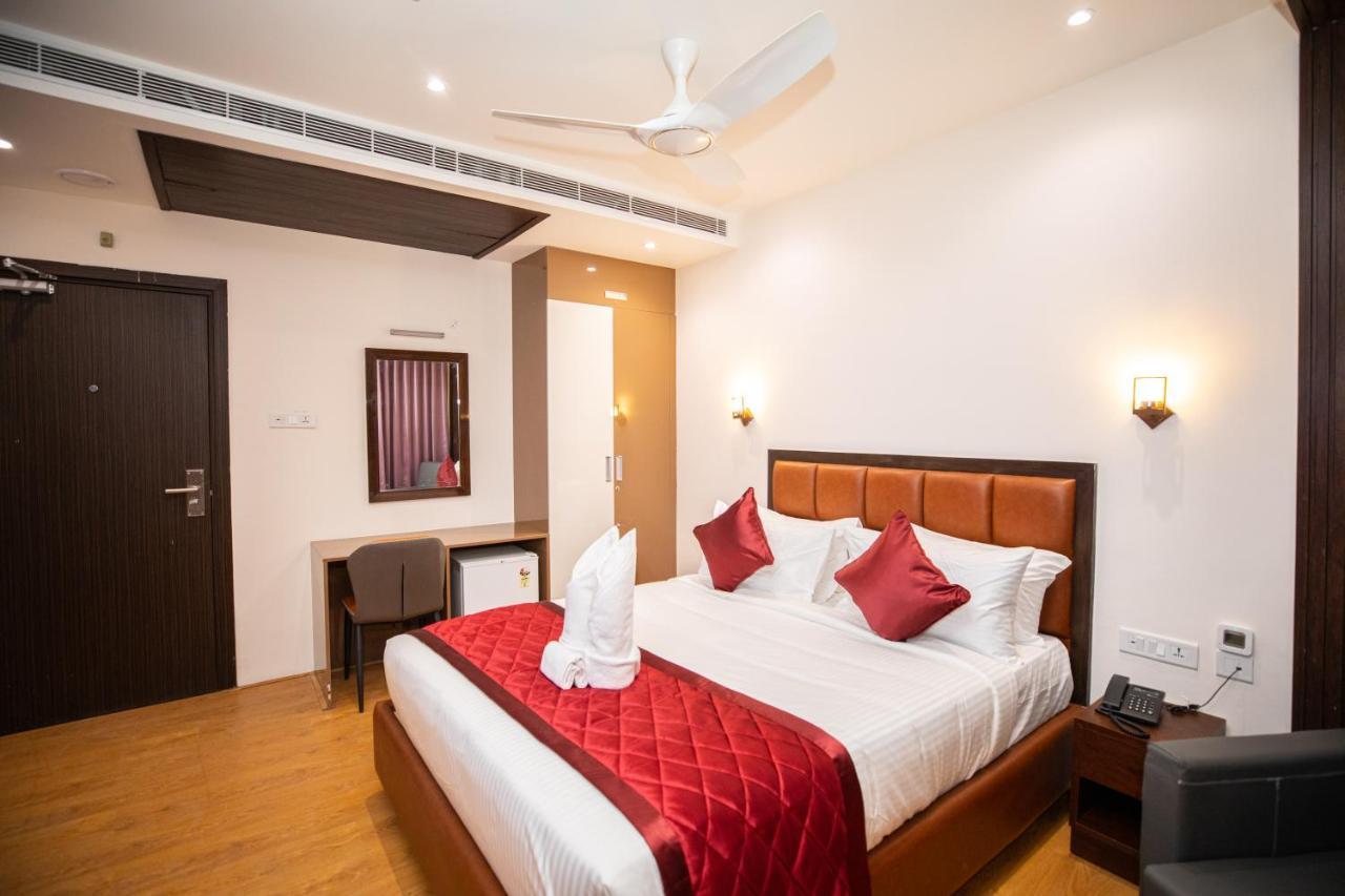 Hotel Silver Cle Hyderabad Exteriör bild